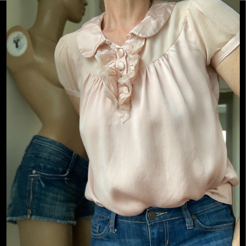 BEBE Sweetest Dreamiest Ruched Front Cap Sleeved Tie Back 100% Silk Blouse